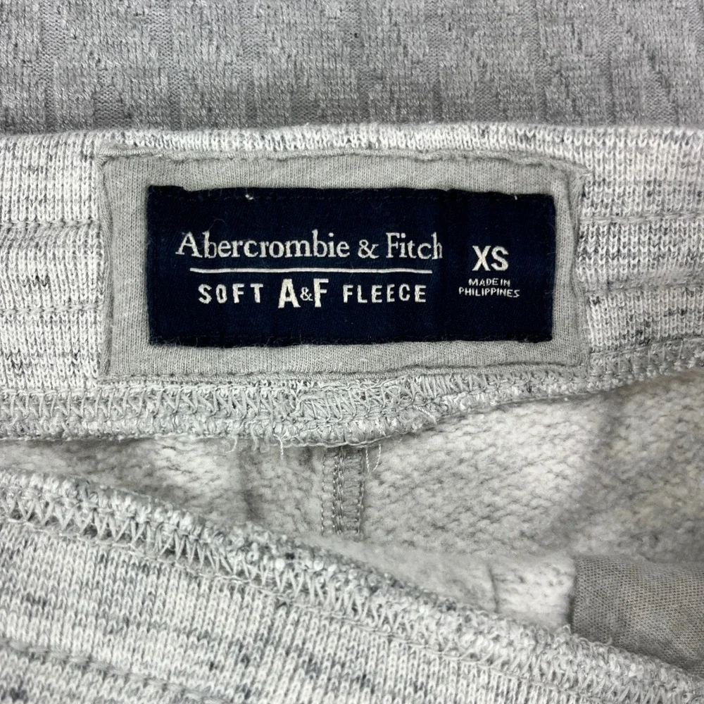 Abercrombie & Fitch great please
